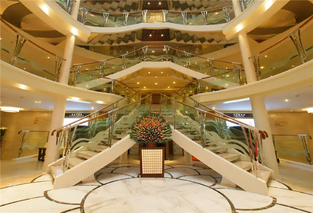 Lobby & Reception
