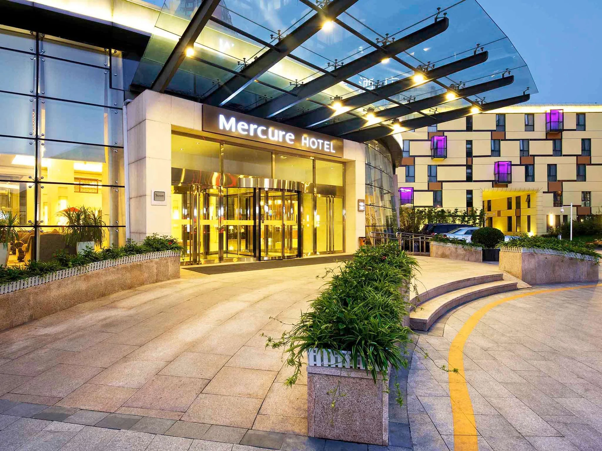 Mercure Beijing Downtown Hotel exterior